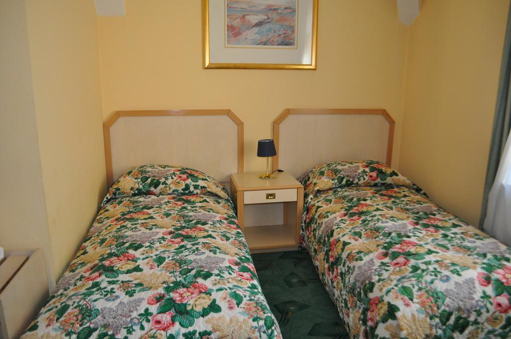 Pensiunea Micsunica Sinaia Kamer foto