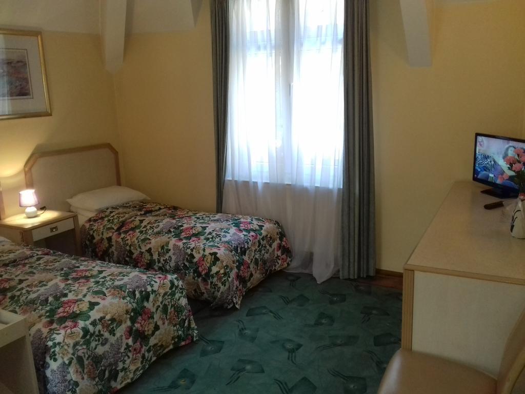 Pensiunea Micsunica Sinaia Buitenkant foto